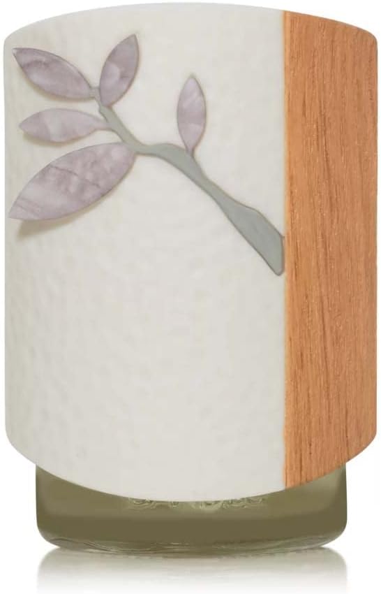 Yankee Candle Dogwood with Light Scent Plug Diffuser 1