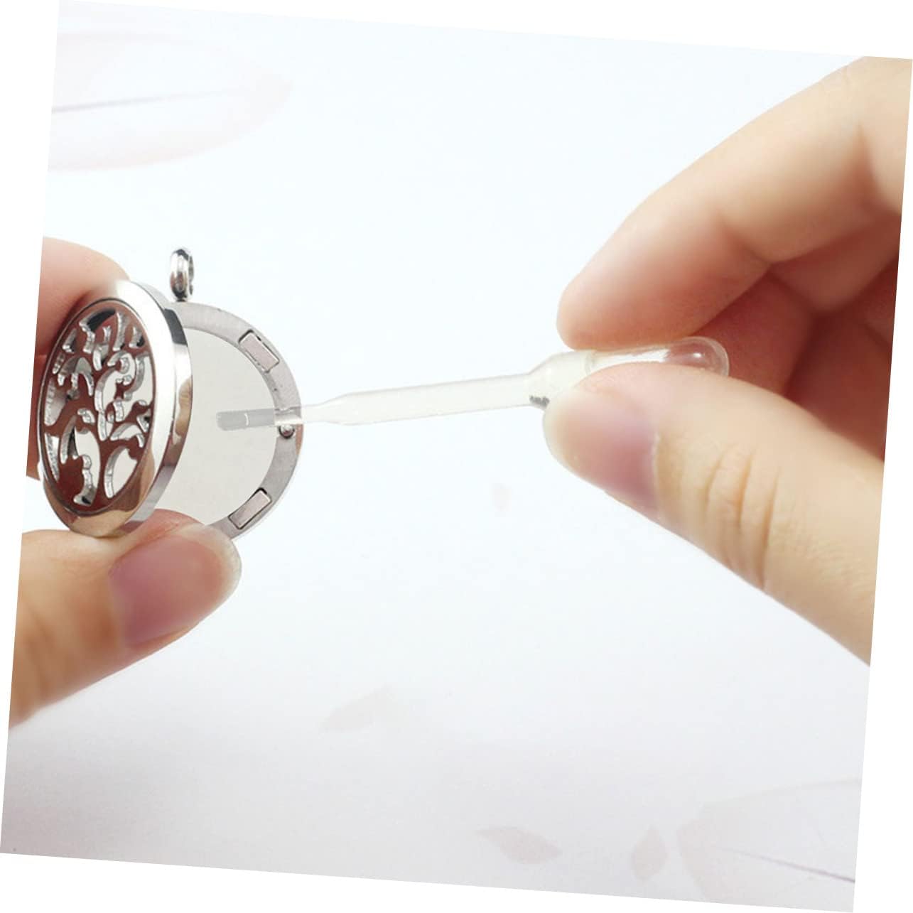 100Pcs Essential Oil Diffuser Pads for Aromatherapy Necklace