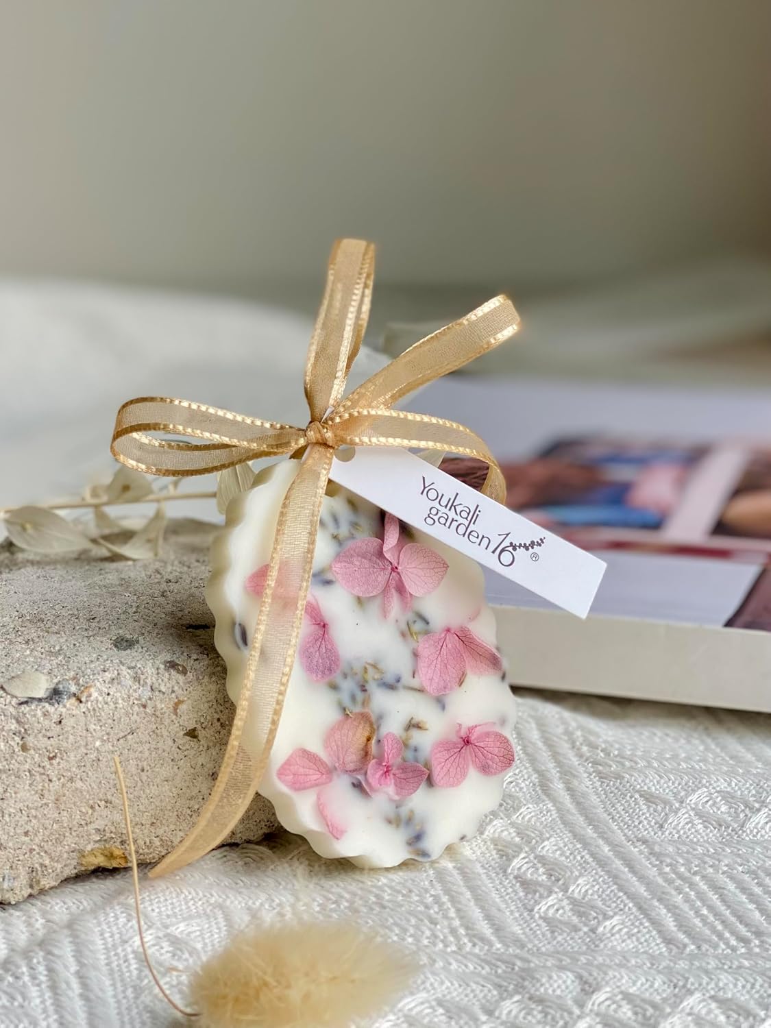 Handmade Aromatherapy Soy Wax Tablets with Dried Flowers - Lavandula Scent